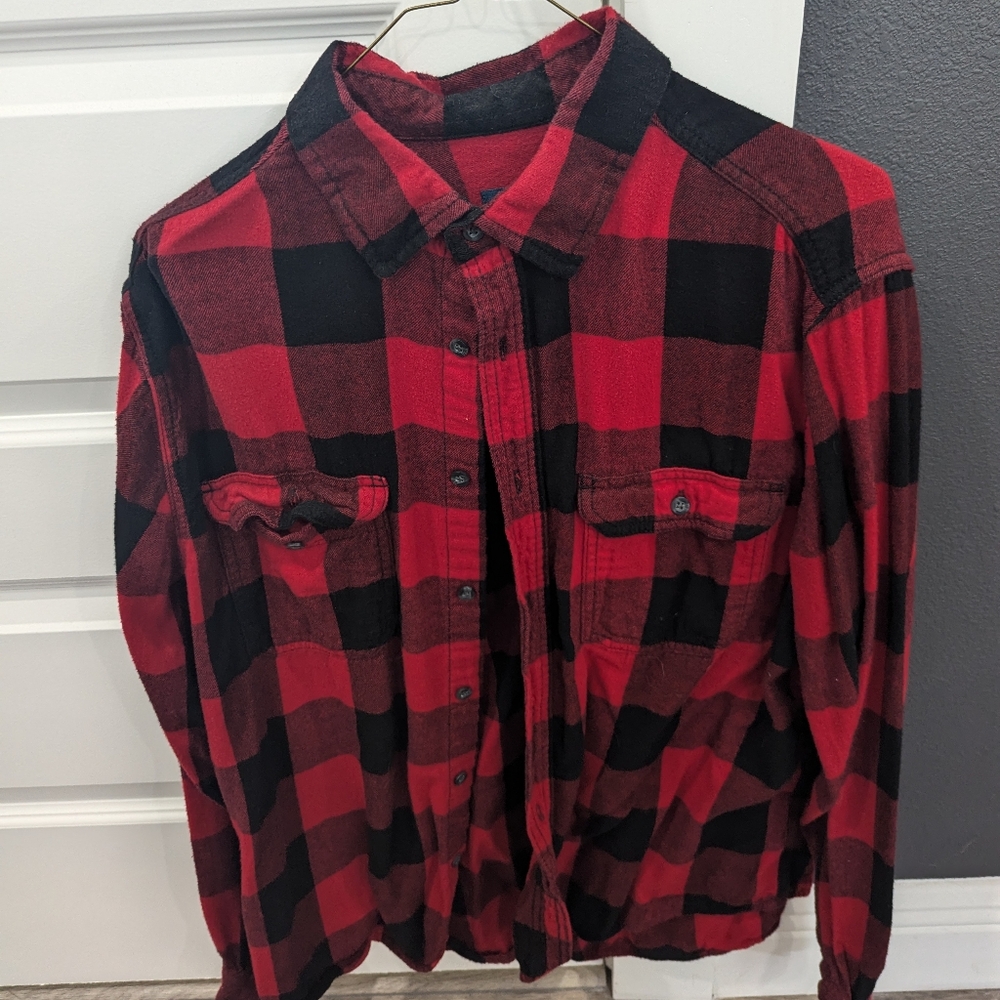 Flannel long sleeve shirt. Large.